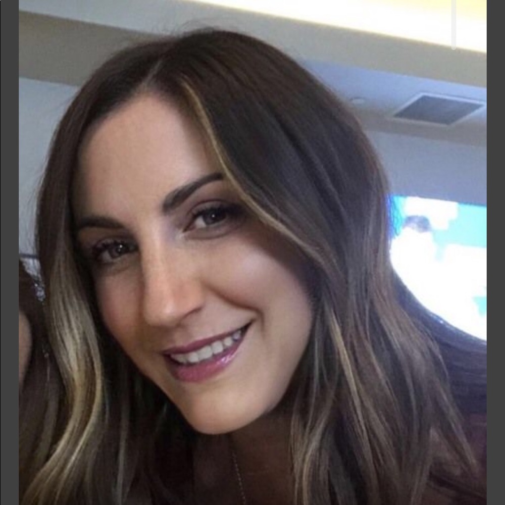 Meet your Posher, Adrianna